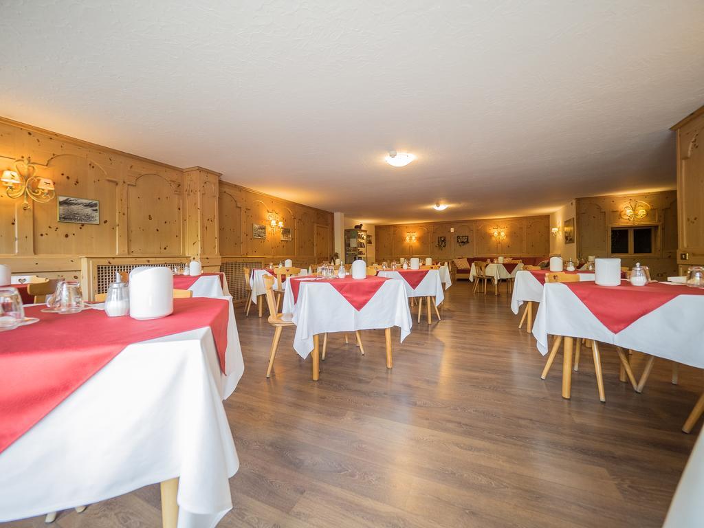 Hotel Baita Della Luna Livigno Exterior photo