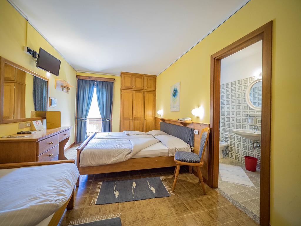 Hotel Baita Della Luna Livigno Exterior photo